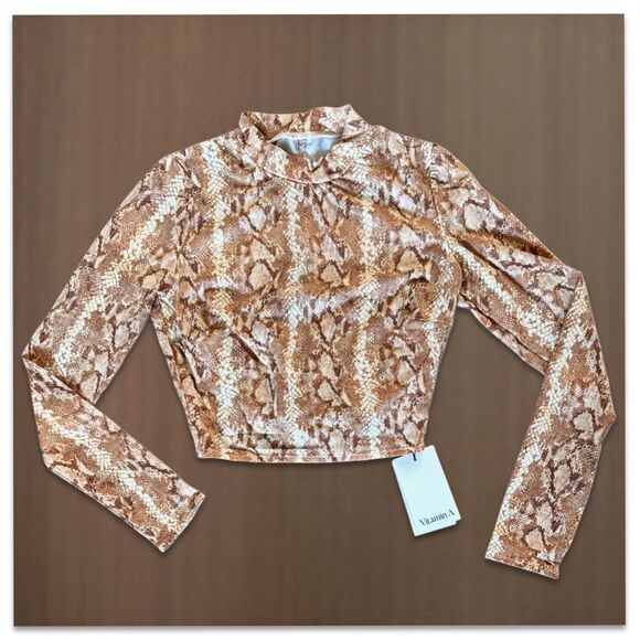 NWT Vitamin A Remy Rashgaurd Top - Picture 5 of 13